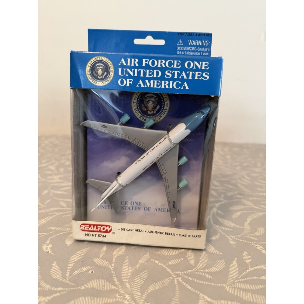 Realtoy Air Force One Airplane Unisex OS Blue New Diecast Boeing 747 RT5734